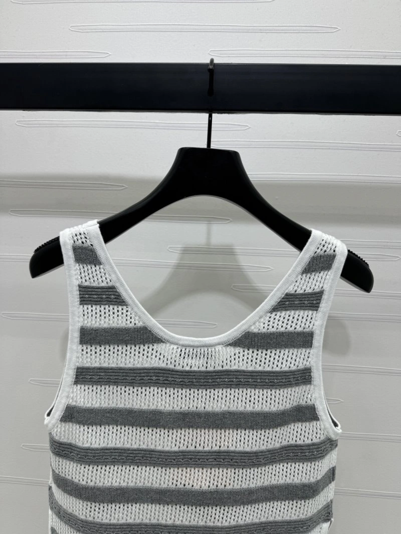Miu Miu Vest Versatile 150950