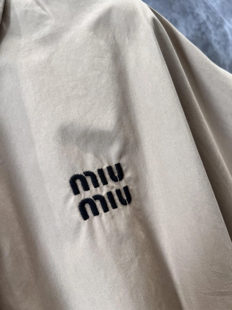 Miu Miu Vest Timeless 150954