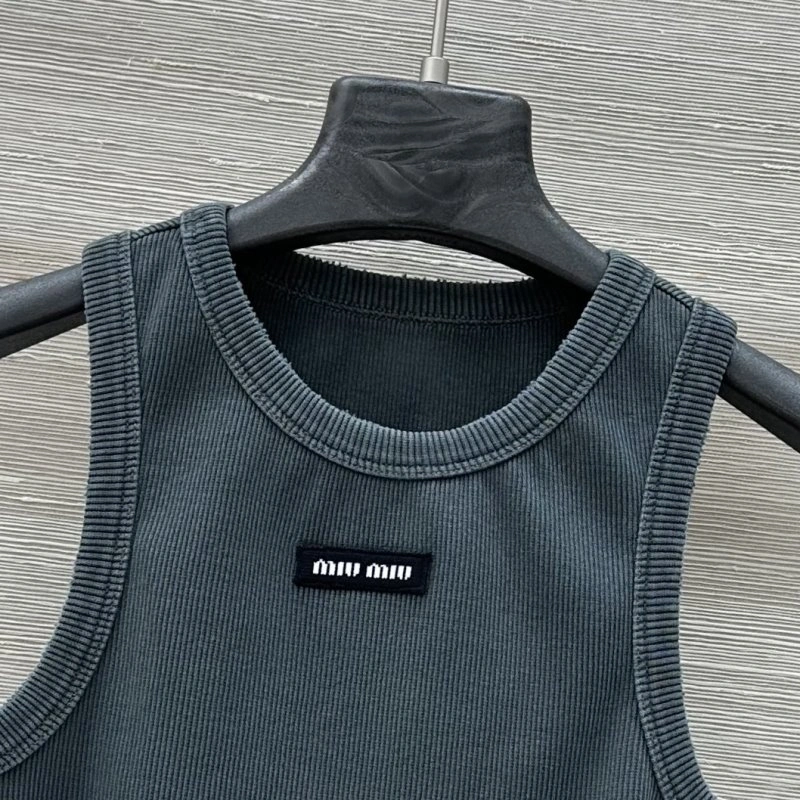 Miu Miu Vest Seasonal 150939