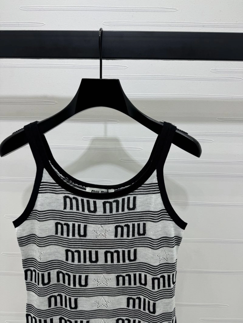 Miu Miu Vest AllSeason 156037