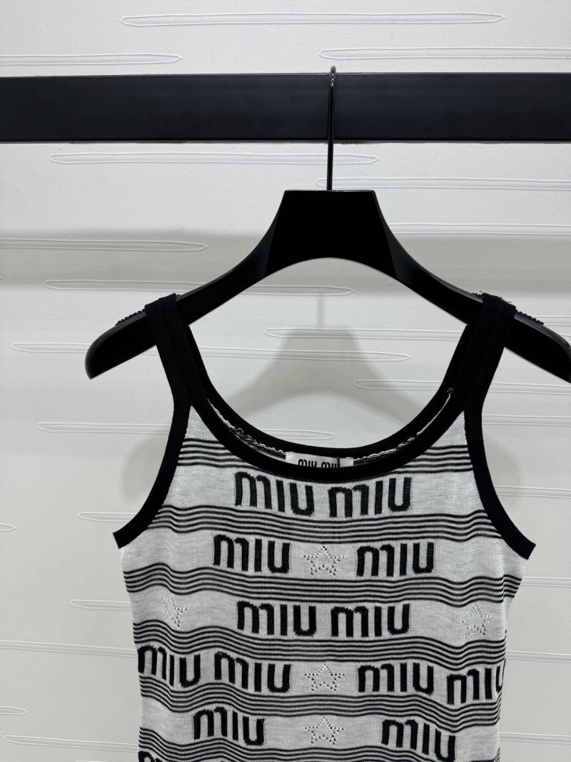 Miu Miu Vest AllSeason 156037