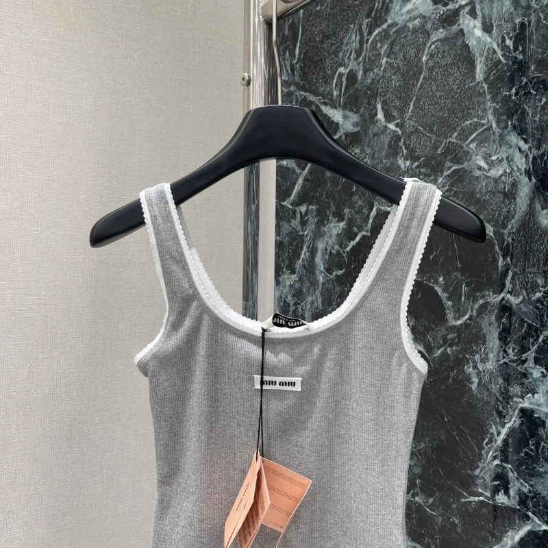 Miu Miu Vest Bold 156028