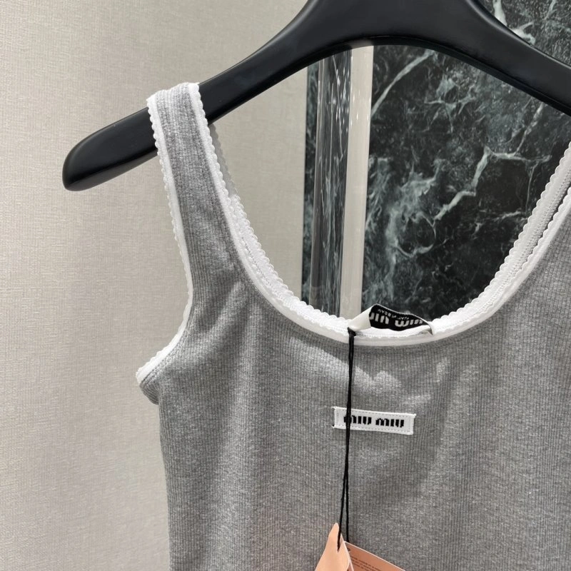 Miu Miu Vest Bold 156028