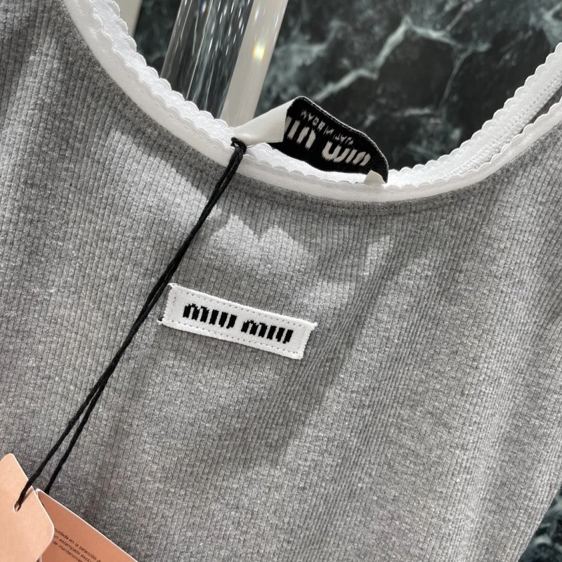 Miu Miu Vest Bold 156028
