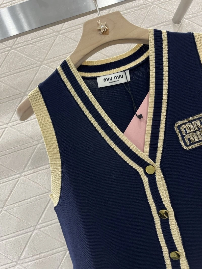 Miu Miu Vest ModernLook 156011