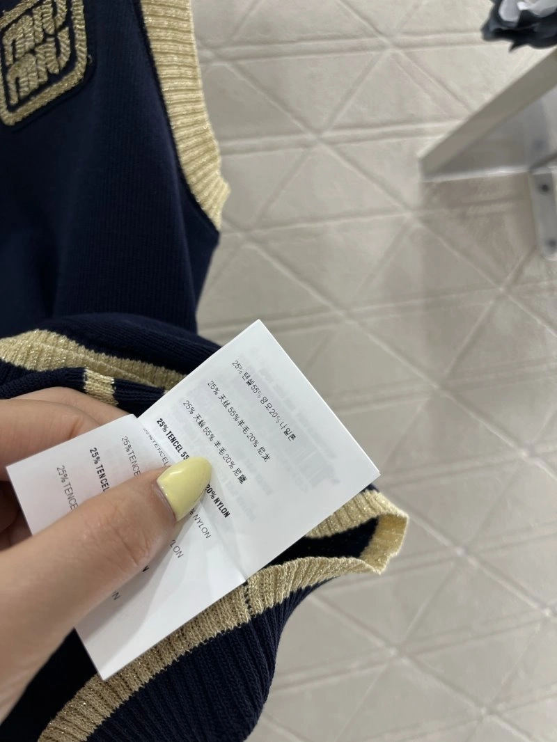 Miu Miu Vest ModernLook 156011