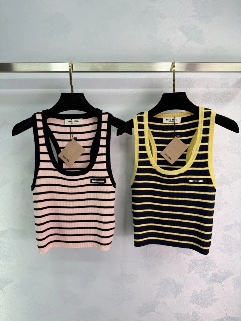 Miu Miu Vest Snug 155993