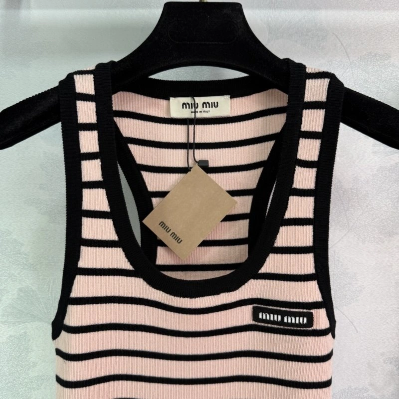 Miu Miu Vest Snug 155993
