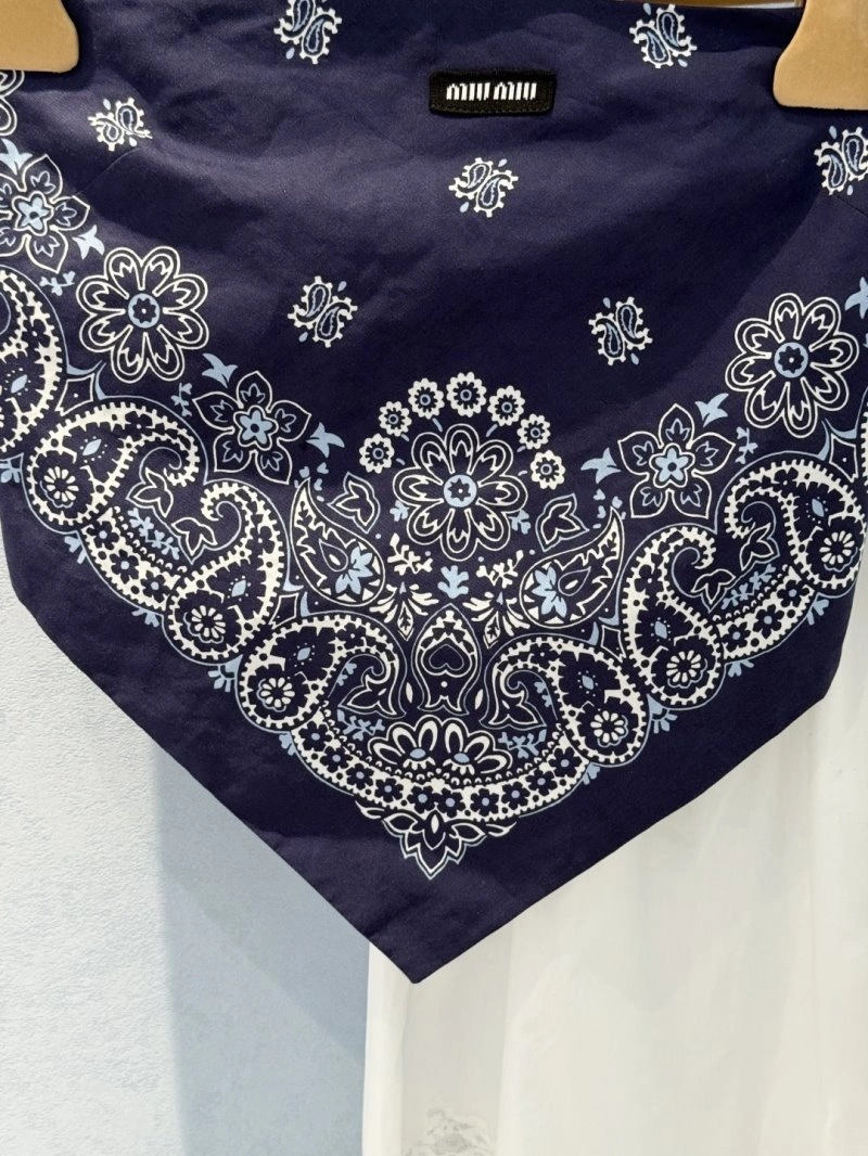 Trendsetting Miu Miu Vest 155981