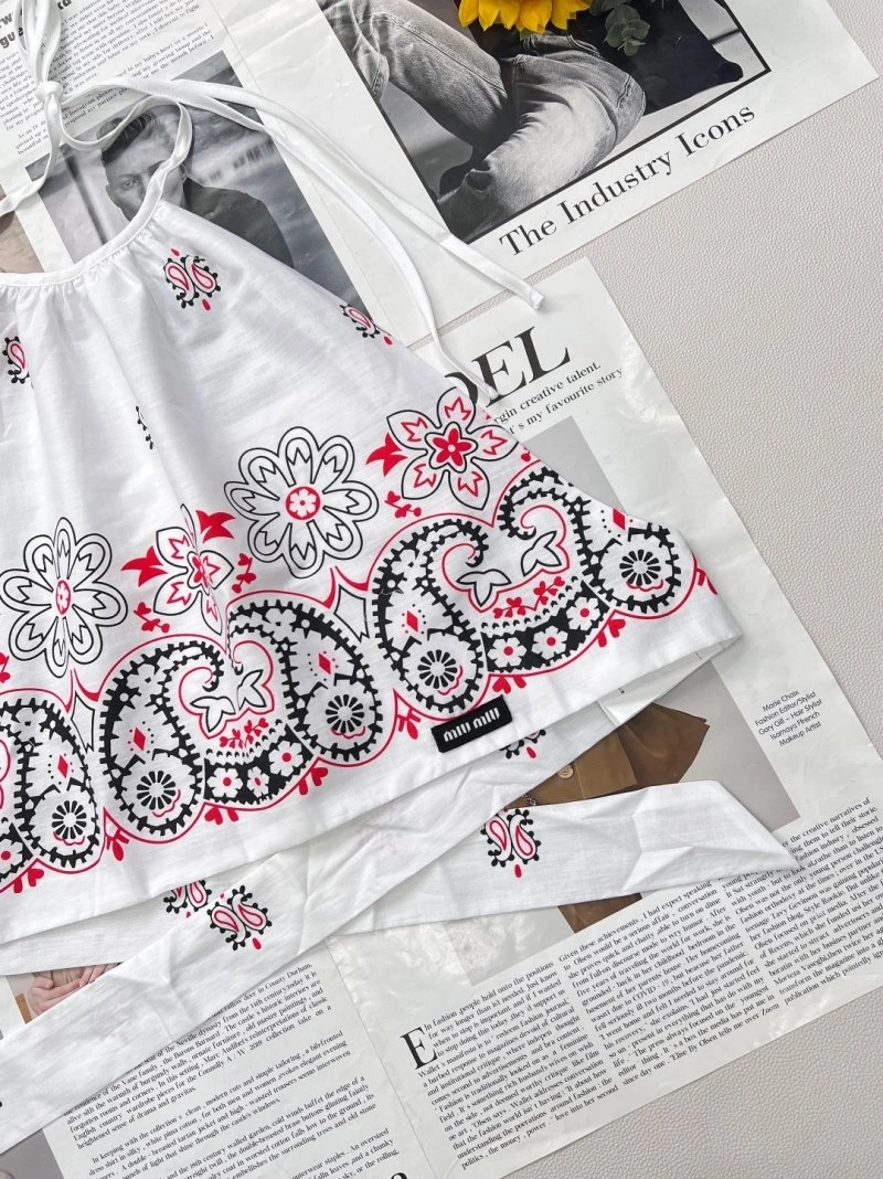 Miu Miu Vest Refined 148358