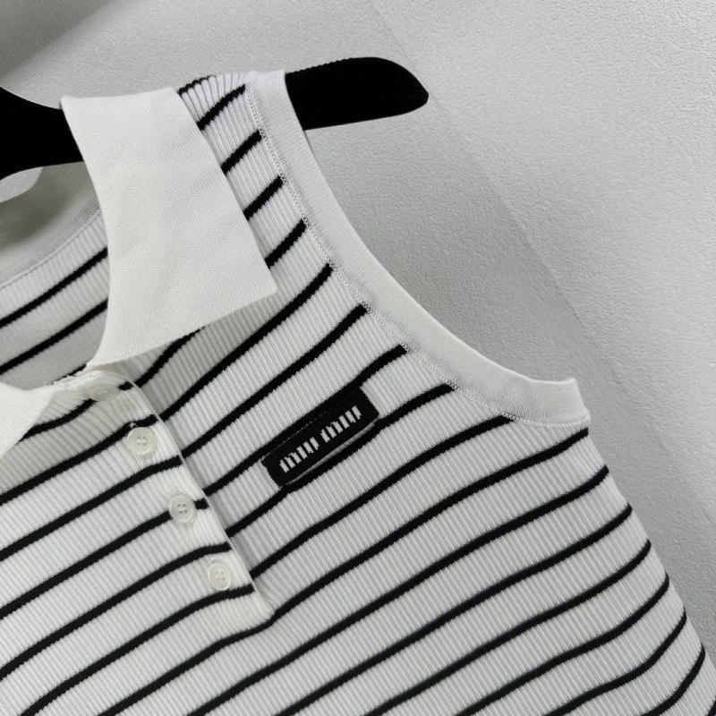 Miu Miu Vest ModernLook 148386