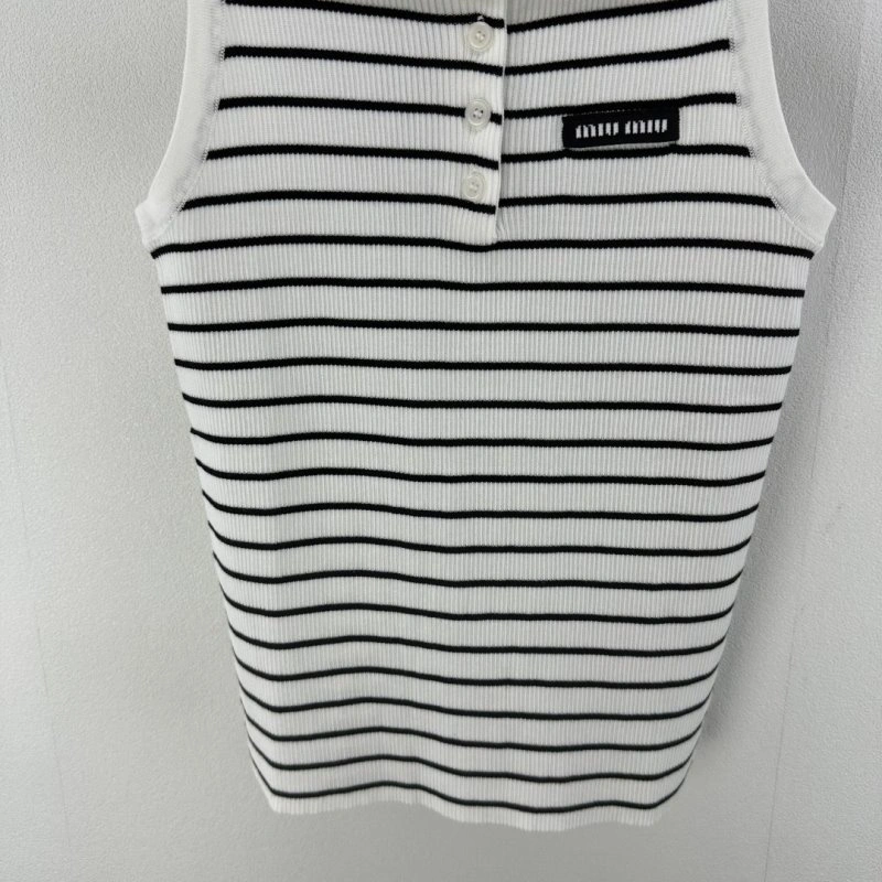 Miu Miu Vest ModernLook 148386