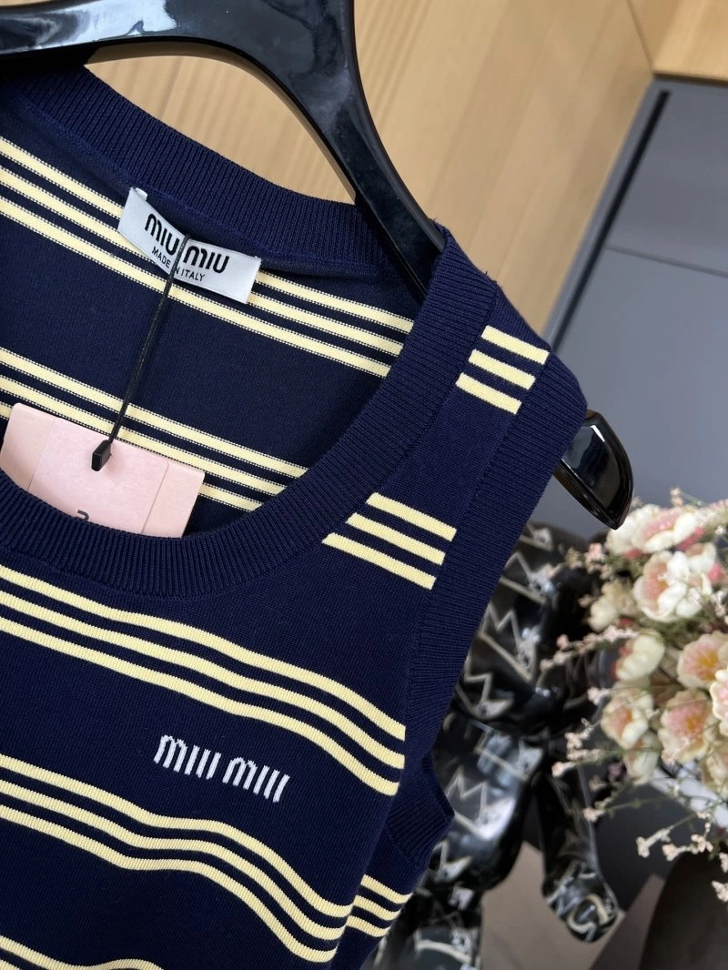 Miu Miu Vest Stylish 148385