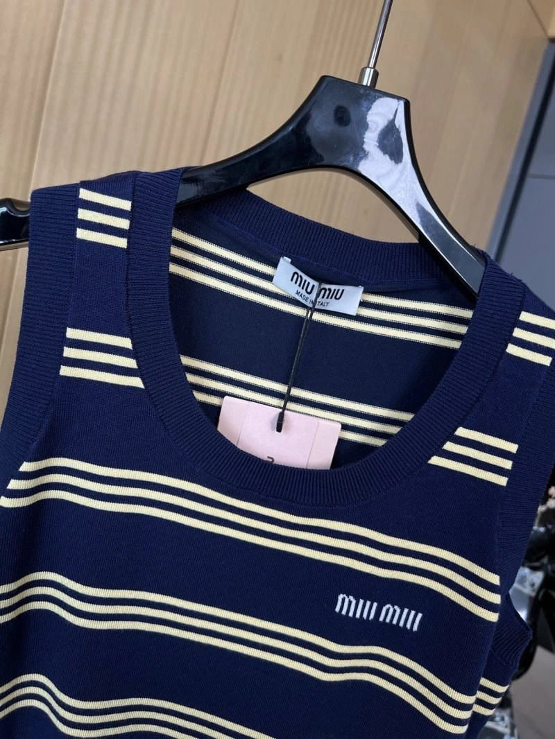 Miu Miu Vest Stylish 148385