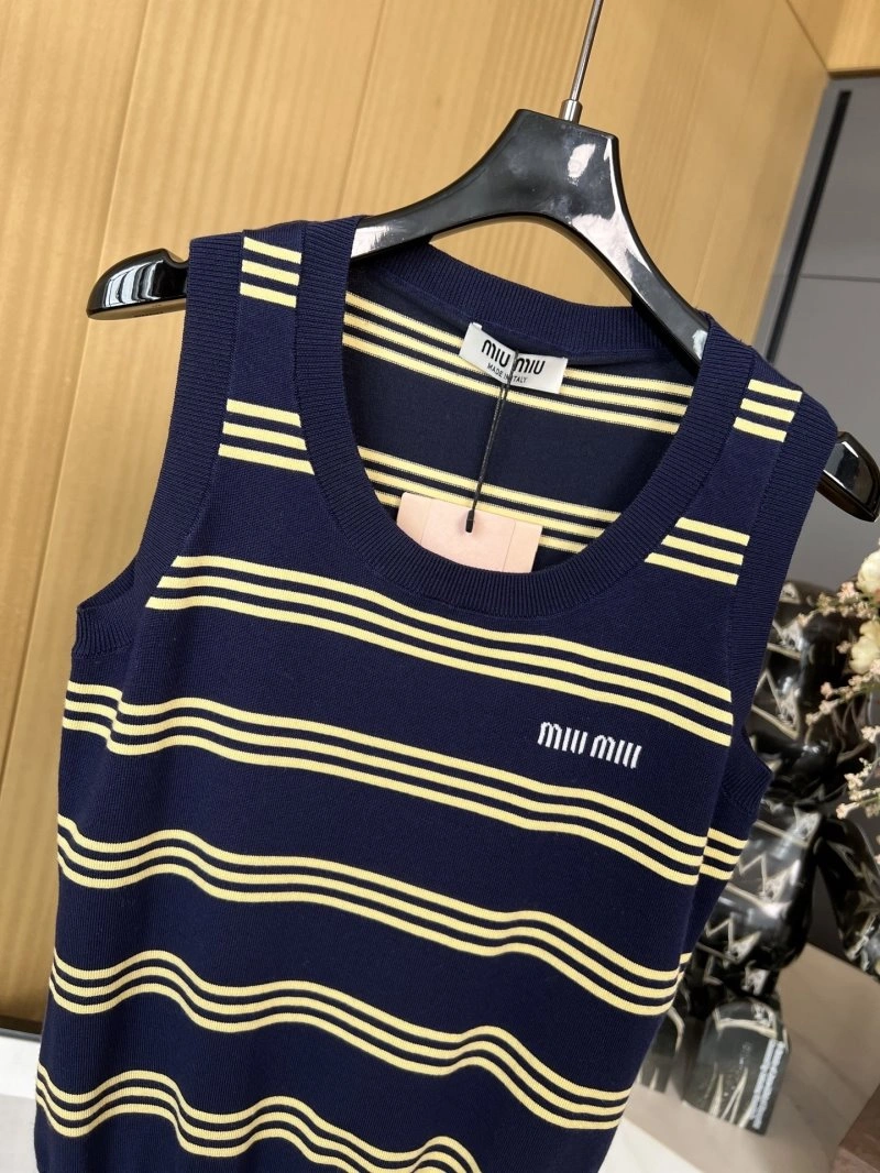 Miu Miu Vest Stylish 148385