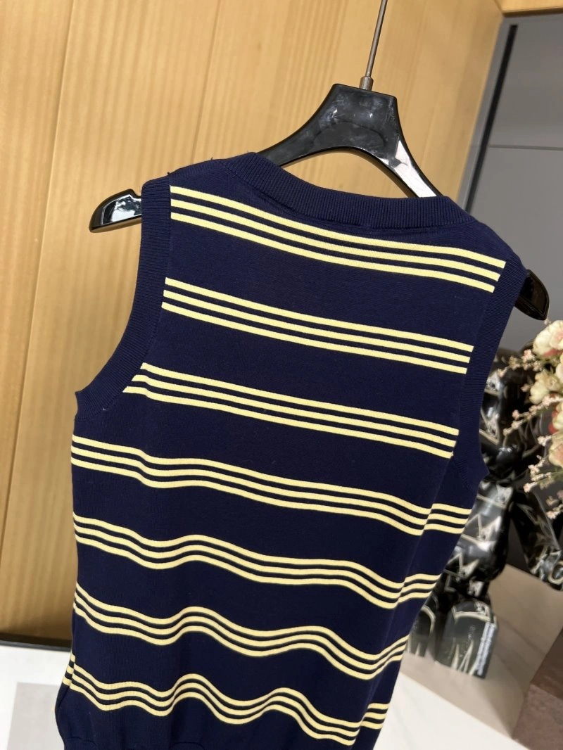 Miu Miu Vest Stylish 148385