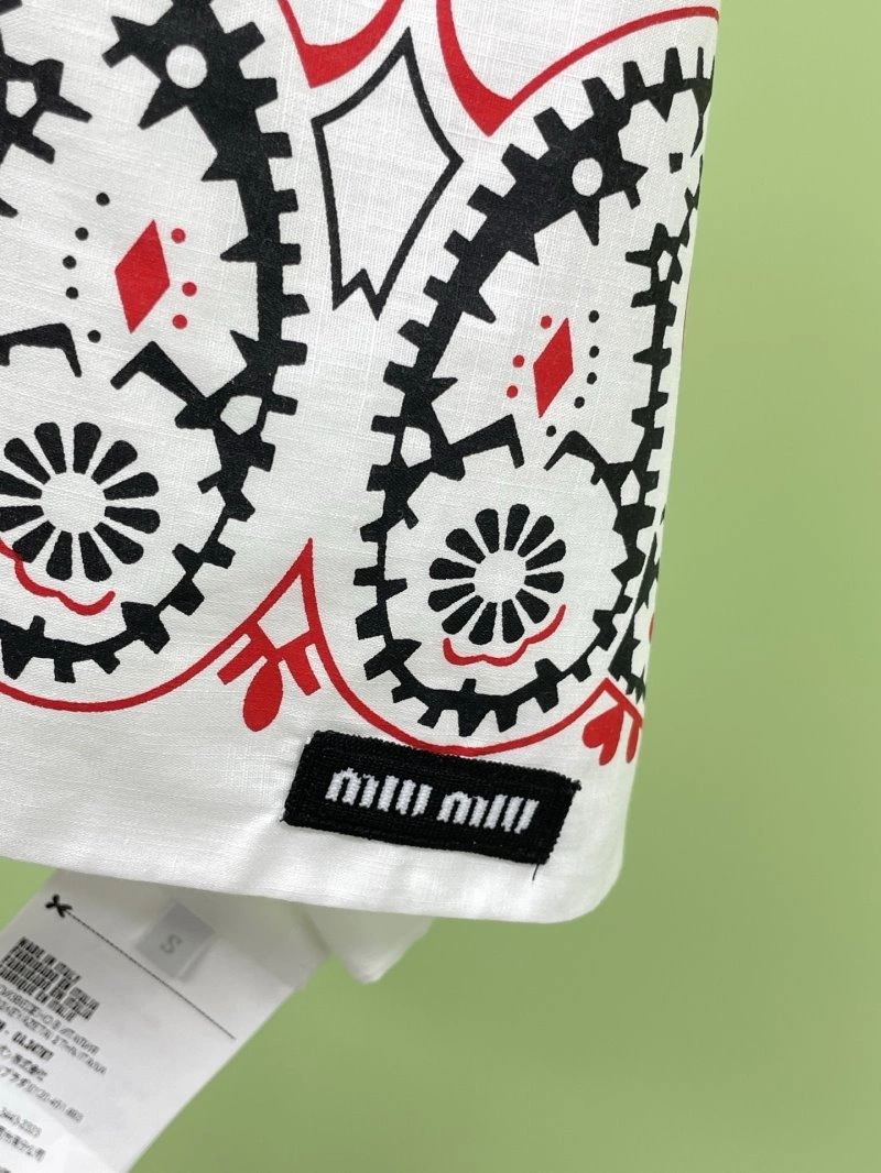 Minimalist Miu Miu Vest 148336