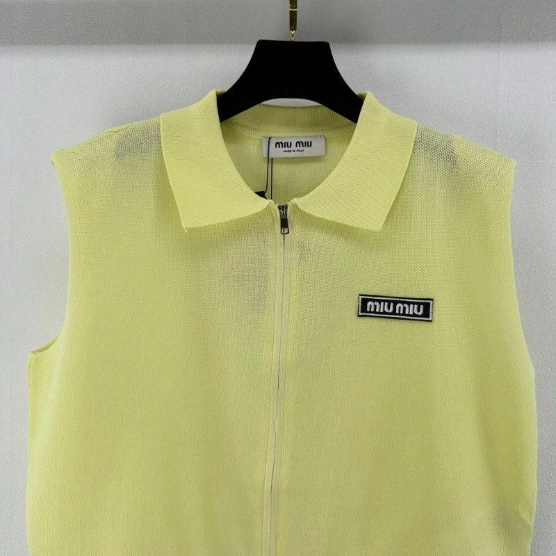 Miu Miu Vest ModernLook 148320