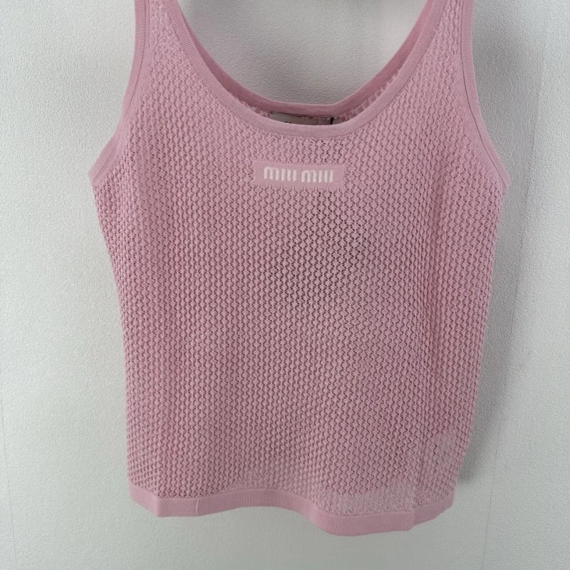 Miu Miu Vest Versatile 148306