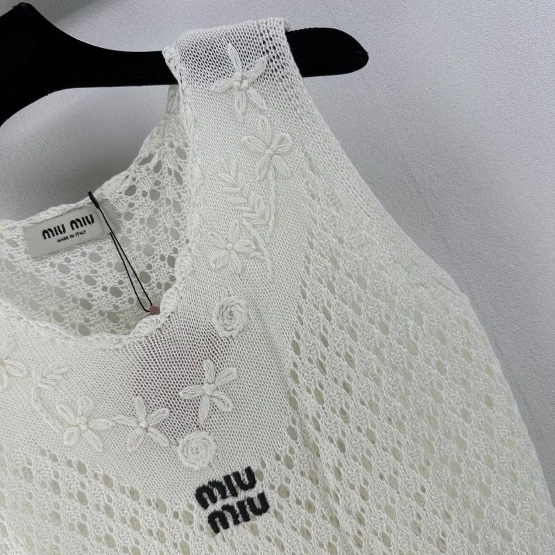 Miu Miu Vest Sleek 154341