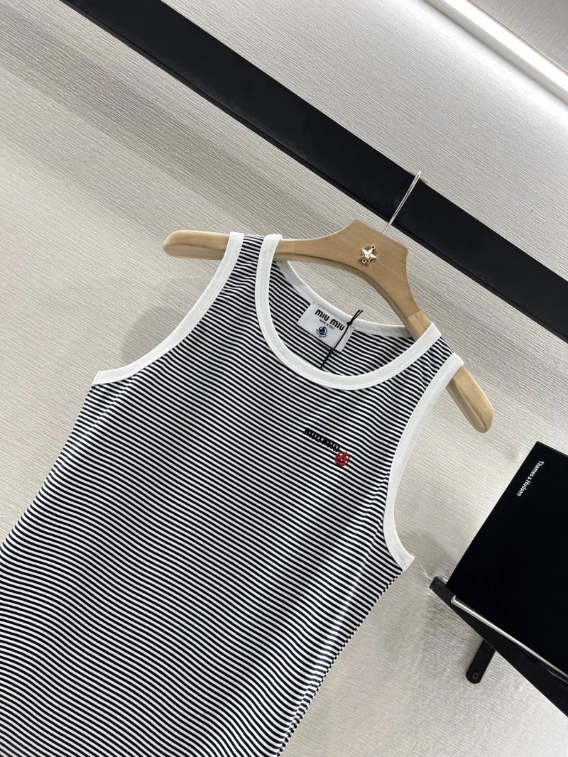 Miu Miu Vest ModernLook 154337