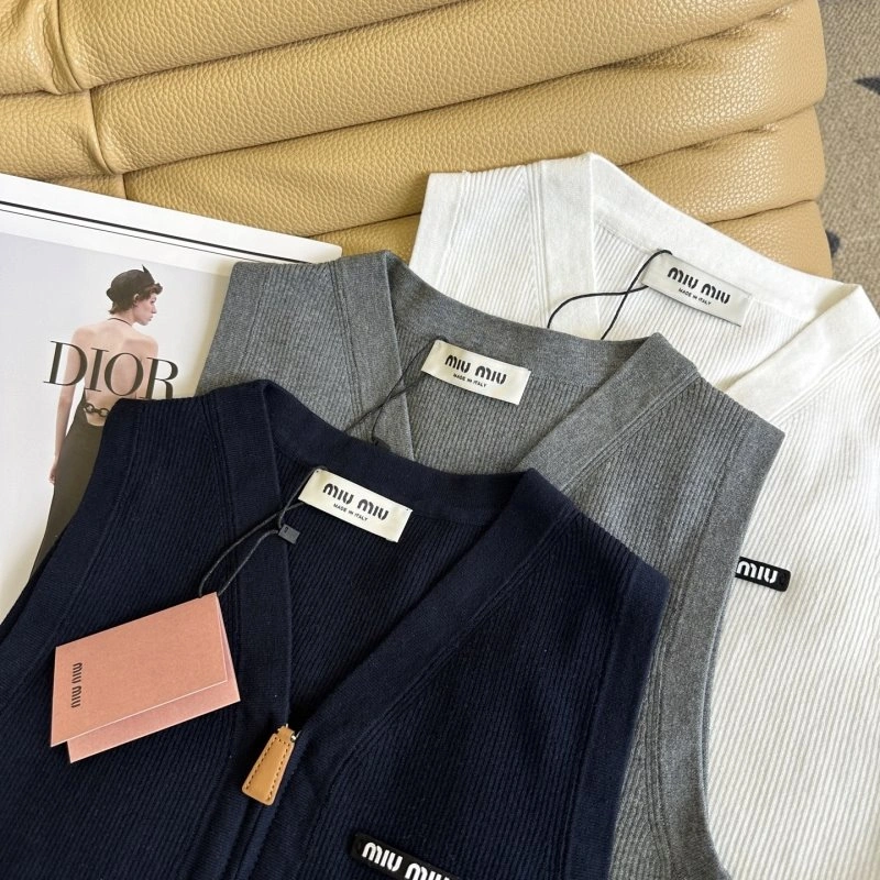 Miu Miu Vest Unique 152956