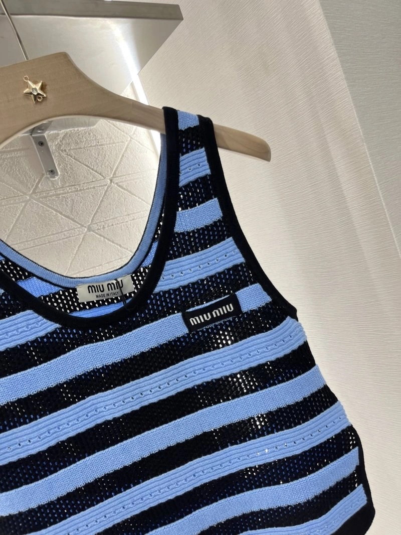 Miu Miu Vest Bold 152963