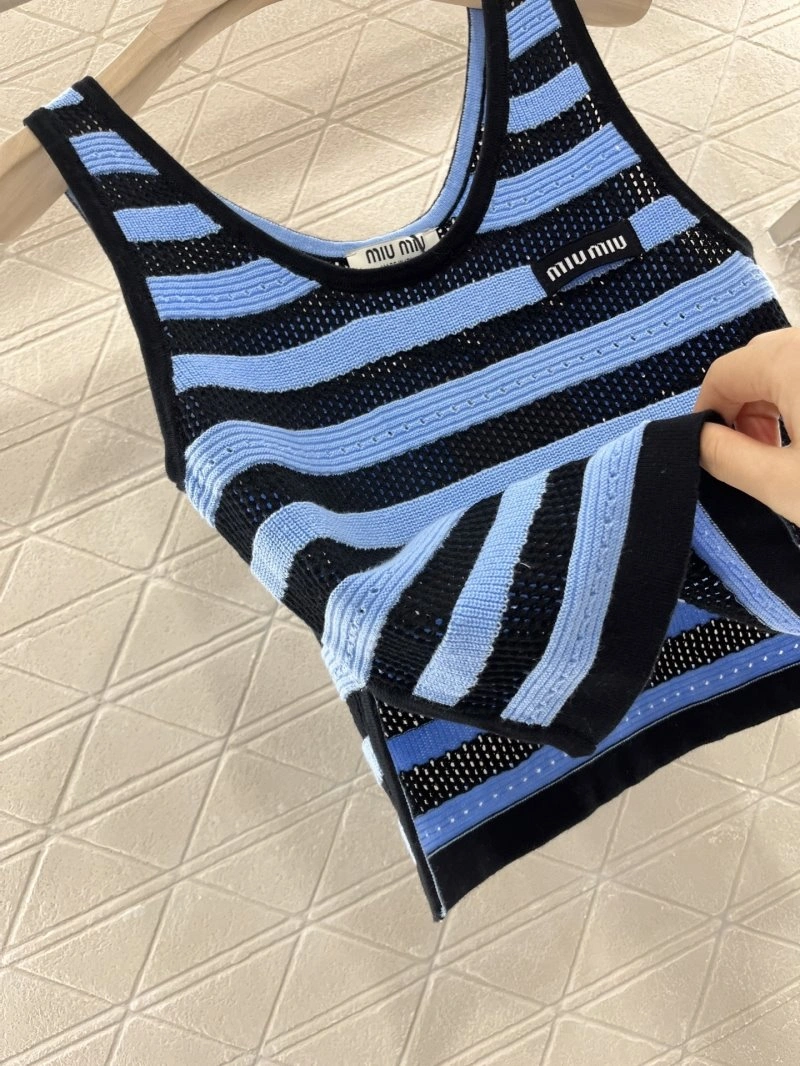 Miu Miu Vest Bold 152963