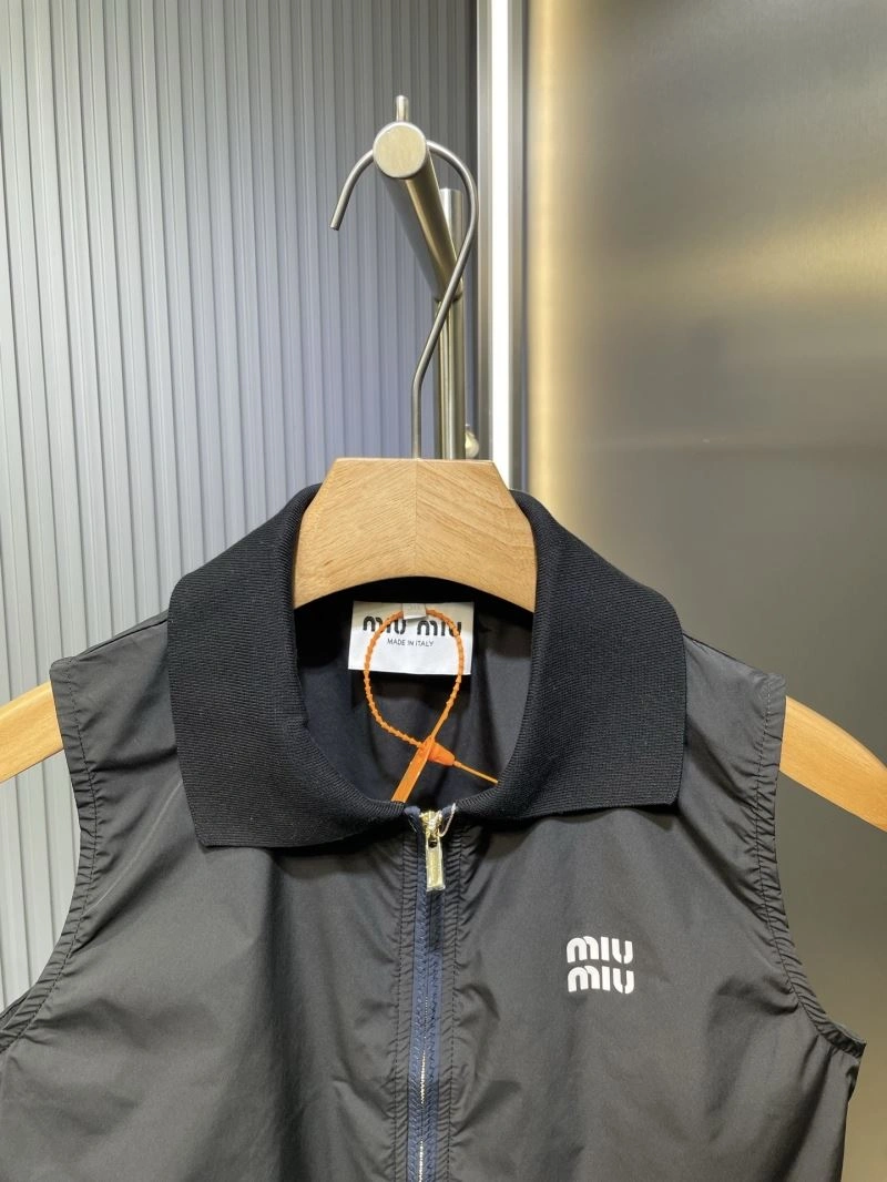 Miu Miu Vest Durable 159067
