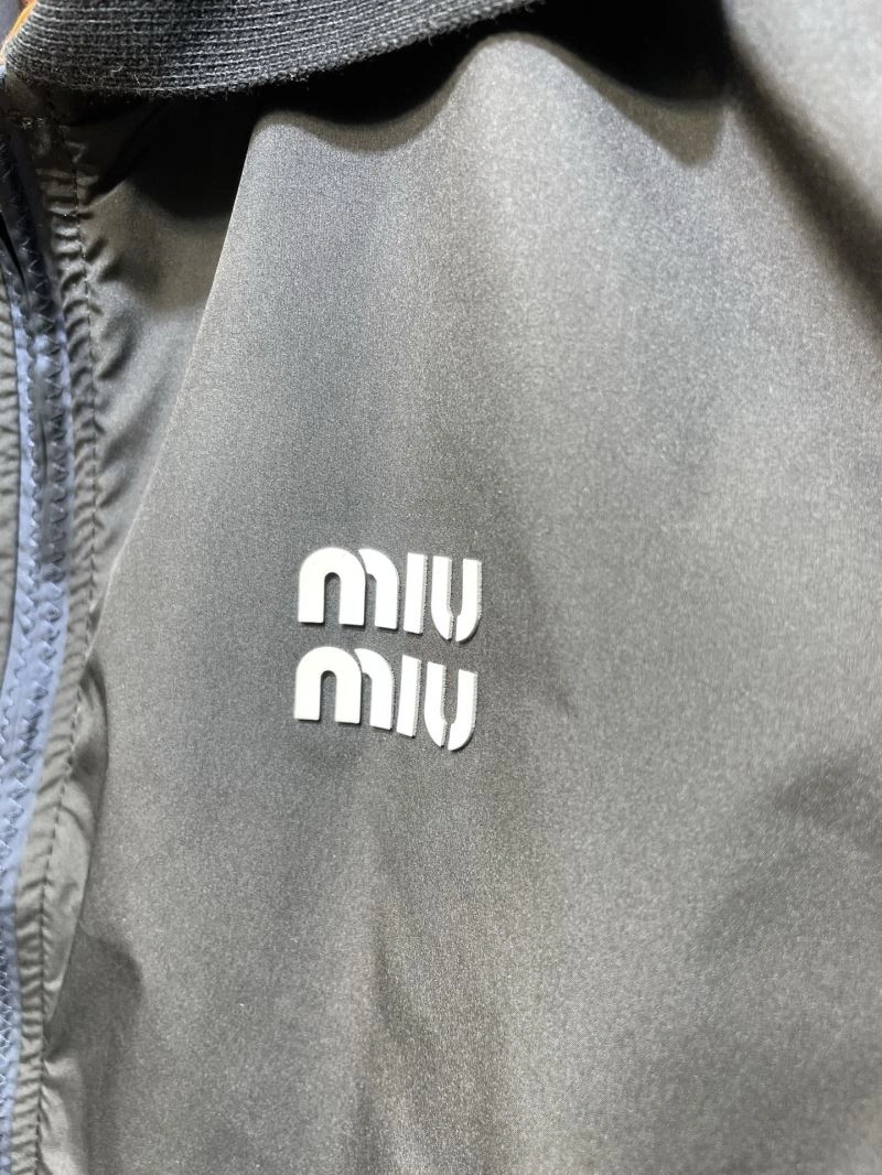 Miu Miu Vest Durable 159067