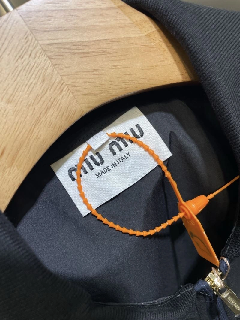 Miu Miu Vest Durable 159067