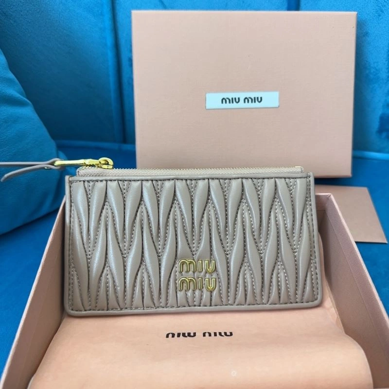 Efficient Miu Miu Wallets Purse 58170