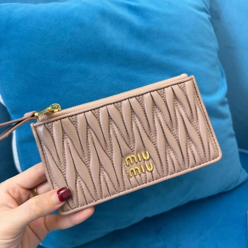 Efficient Miu Miu Wallets Purse 58170