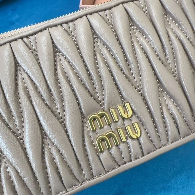 Efficient Miu Miu Wallets Purse 58170