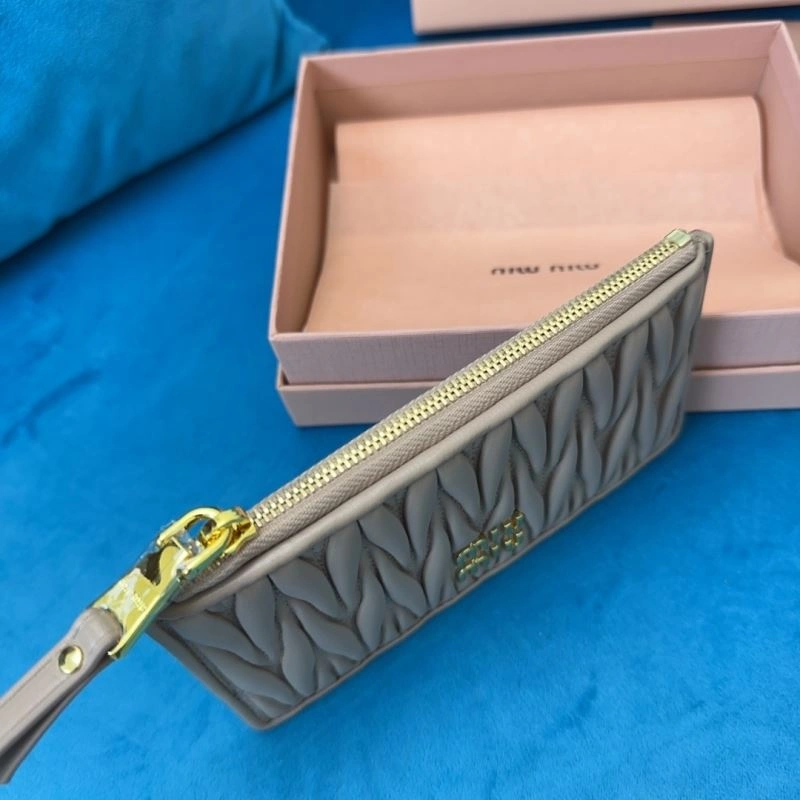 Efficient Miu Miu Wallets Purse 58170