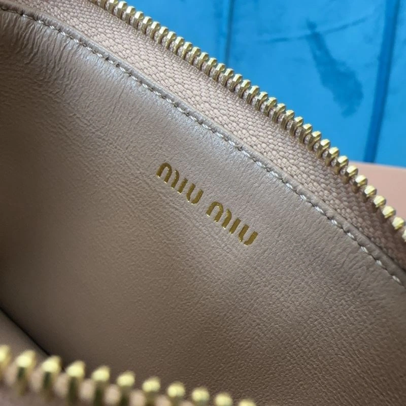 Efficient Miu Miu Wallets Purse 58170