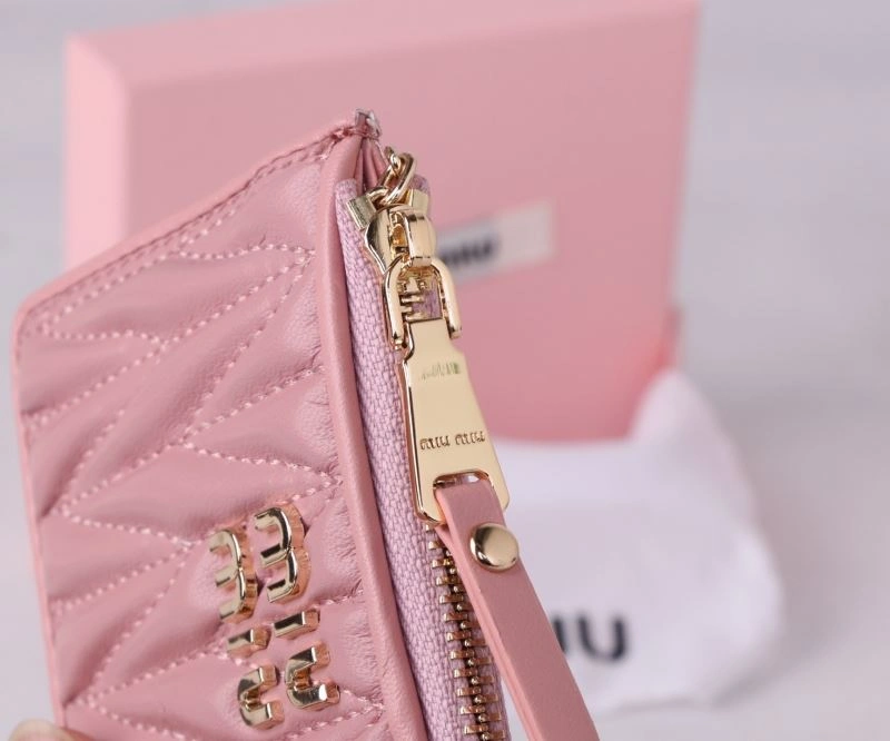 Miu Miu Wallets Purse Sleek 87951