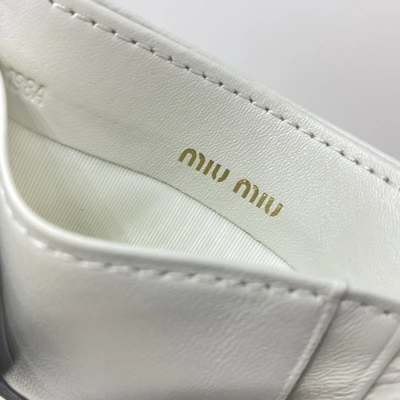 Sleek Miu Miu Wallets Purse 43668
