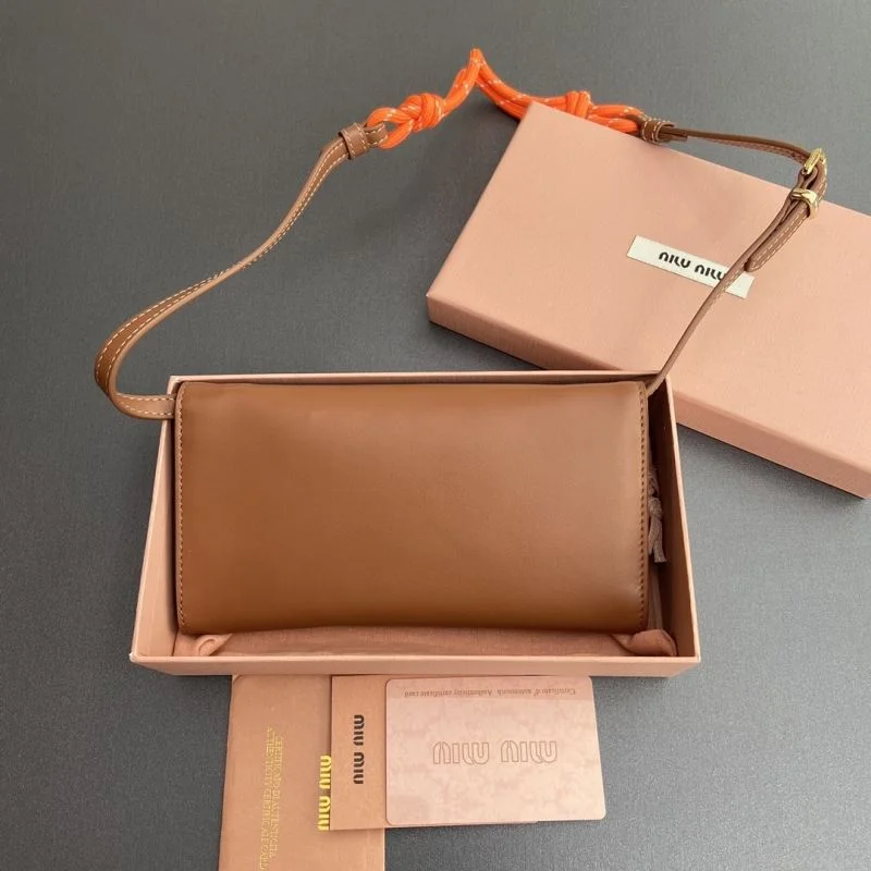 Miu Miu Wallets Purse Comfortable 55821