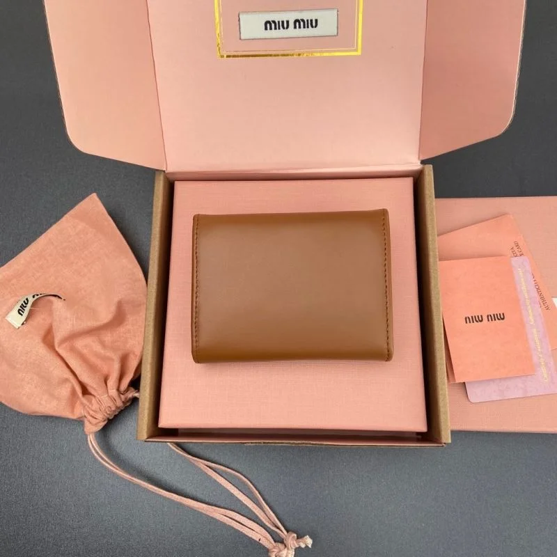Miu Miu Wallets Purse Supportive 55827