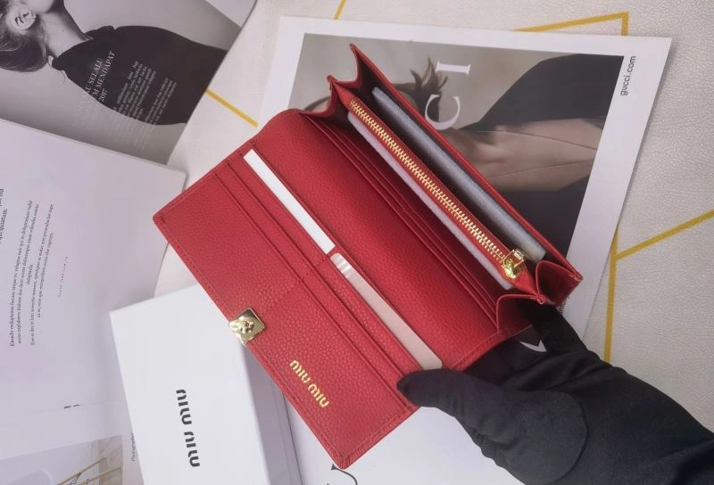 Miu Miu Wallets Purse Sporty 85847
