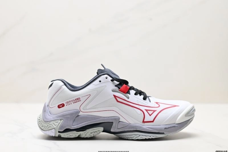 Chic Mizuno Shoes 2345