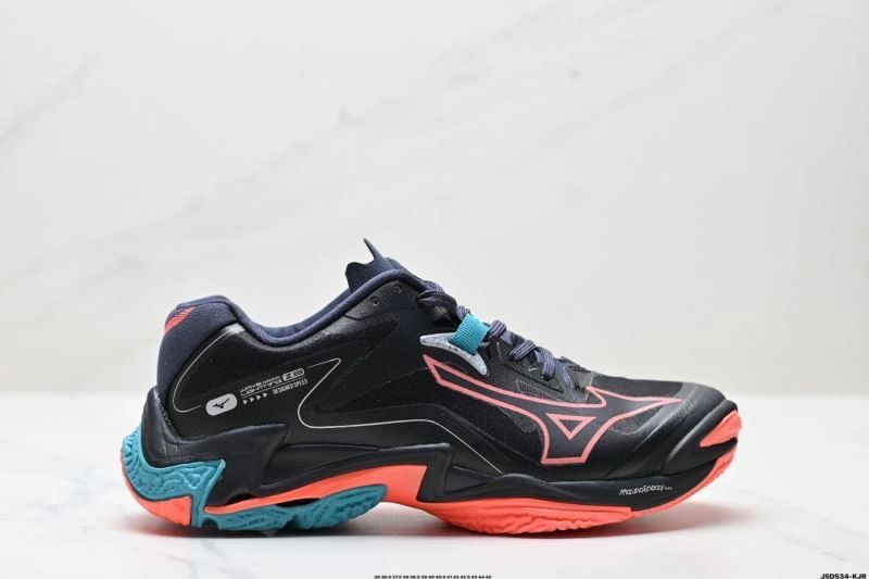 Timeless Mizuno Shoes 2350