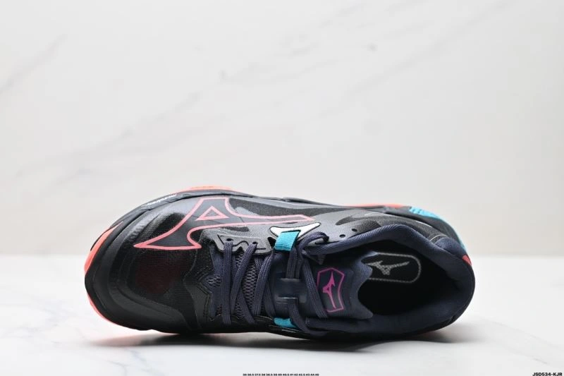 Timeless Mizuno Shoes 2350