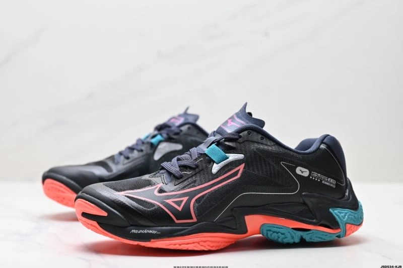 Timeless Mizuno Shoes 2350