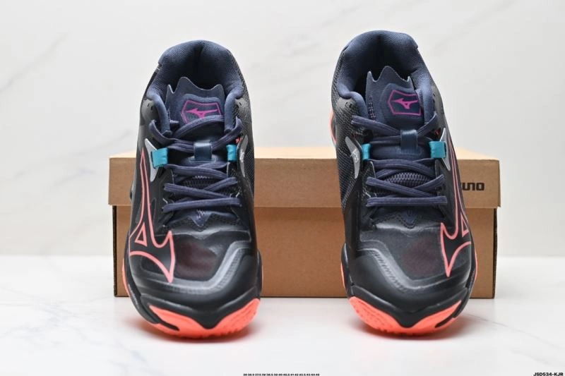 Timeless Mizuno Shoes 2350