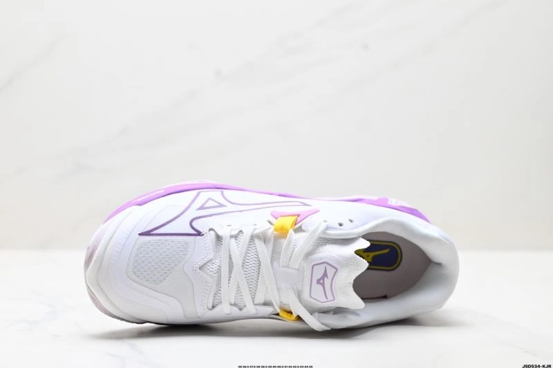 Modern Mizuno Shoes 2332