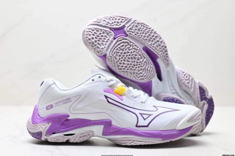 Modern Mizuno Shoes 2332