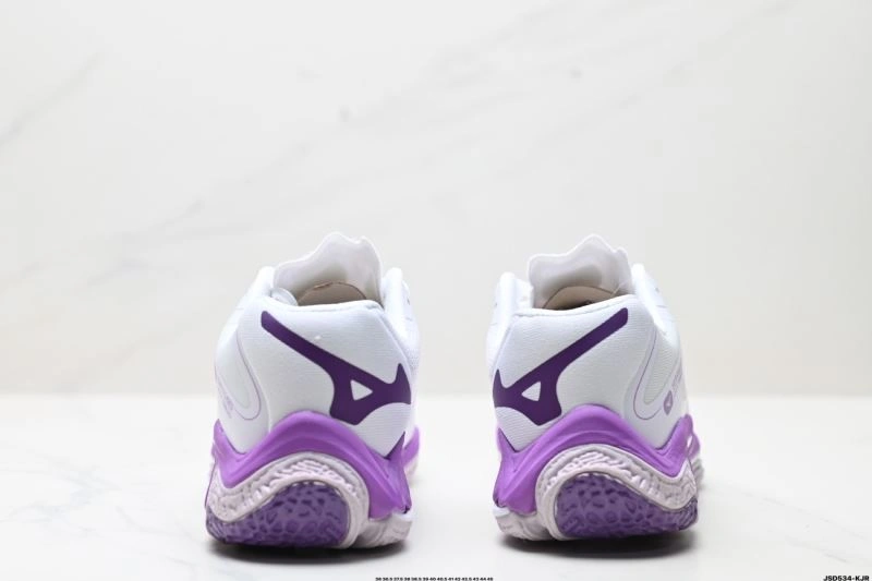 Modern Mizuno Shoes 2332