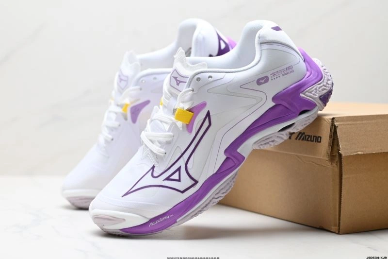Modern Mizuno Shoes 2332